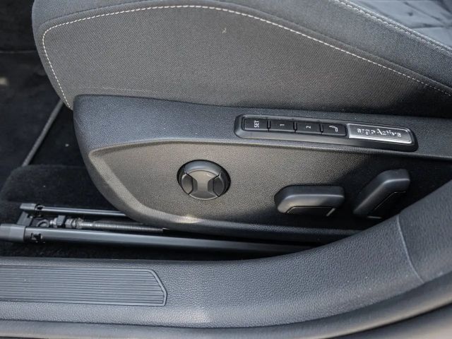 Volkswagen Golf Style eHybrid