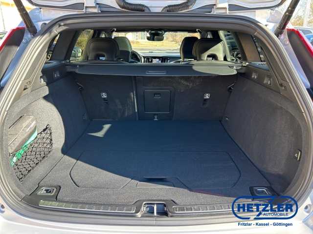 Volvo V60 AWD Dark Hybrid Plus T8