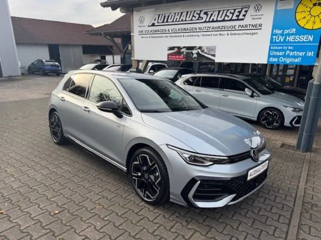Volkswagen Golf 1.5 TSI R-Line