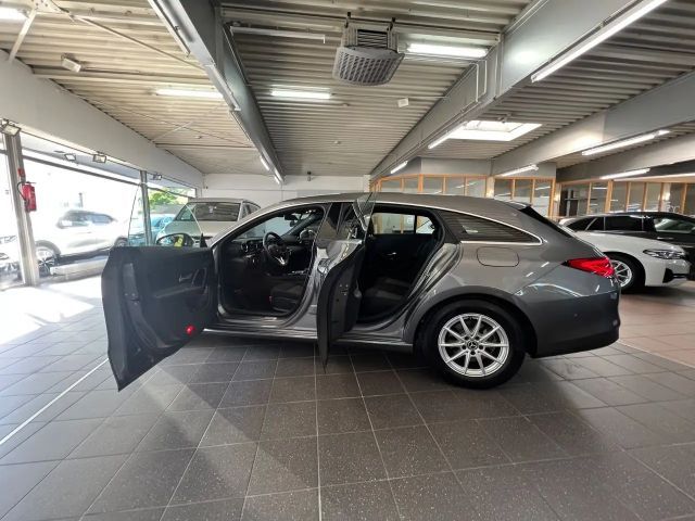 Mercedes-Benz CLA 180 CLA 180 d Shooting Brake