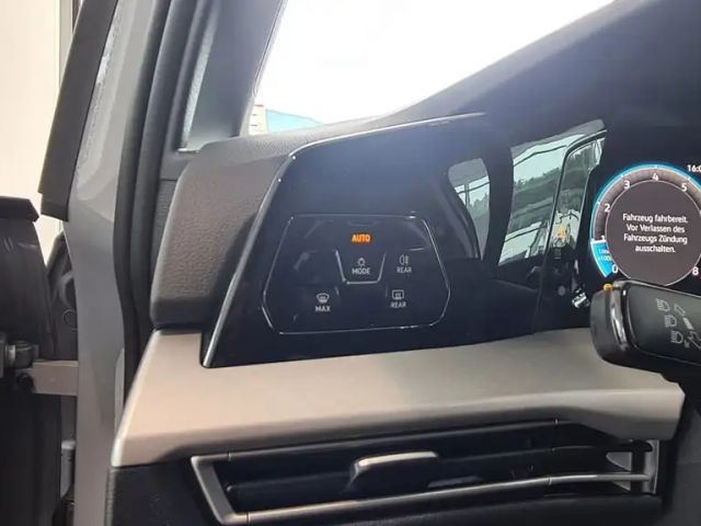 Volkswagen Golf DSG Life Variant