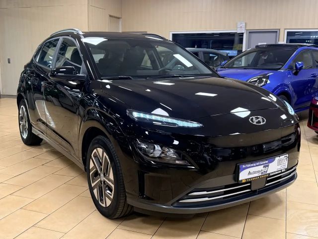 Hyundai Kona Select