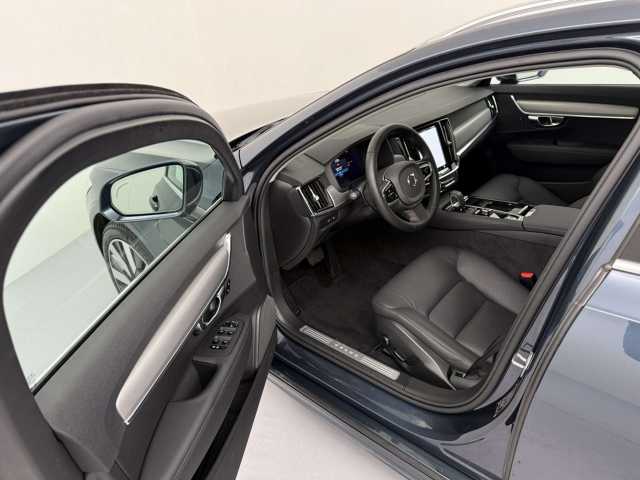 Volvo V90 AWD Core Recharge T6