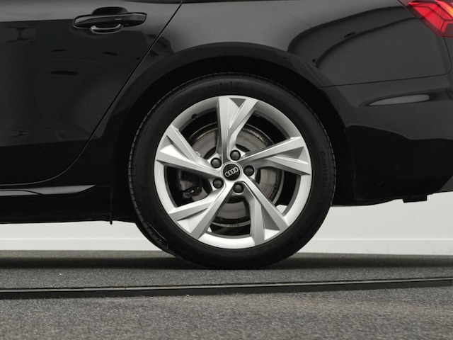 Audi A4 40 TDI Avant S-Line S-Tronic