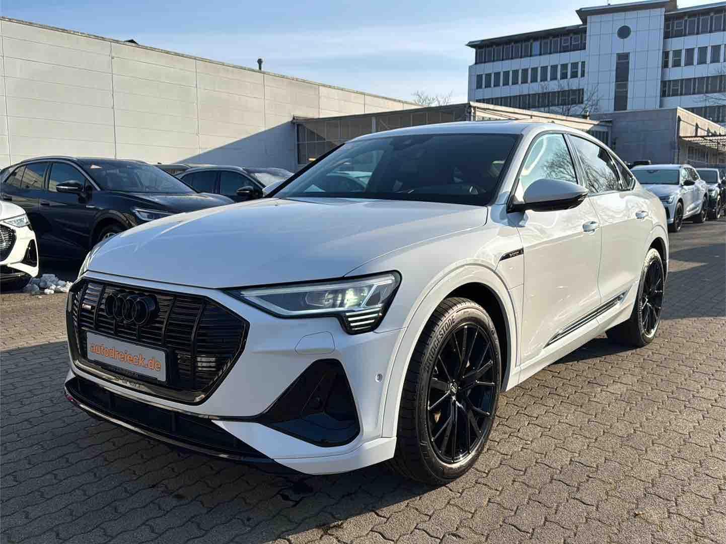 Audi e-tron 50 S-Line Sportback
