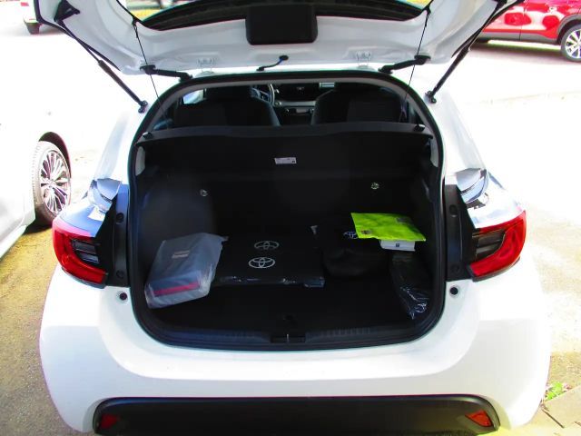 Toyota Yaris 1.5 Teamplayer ACC+LED+SHZ+Fernlichtass.