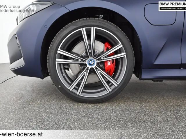 BMW 330 330e xDrive