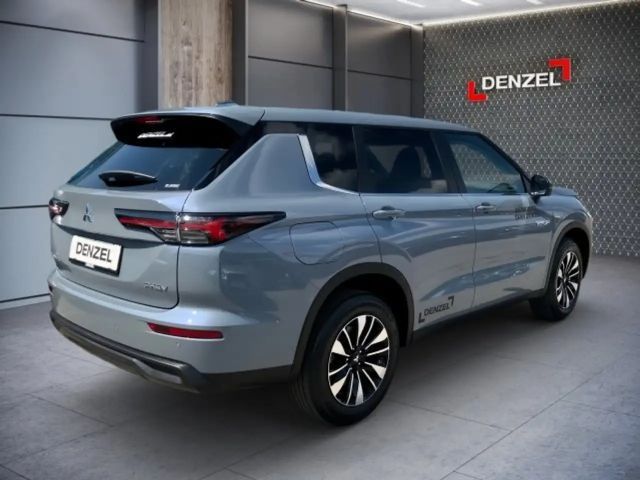 Mitsubishi Outlander 4WD Invite PHEV