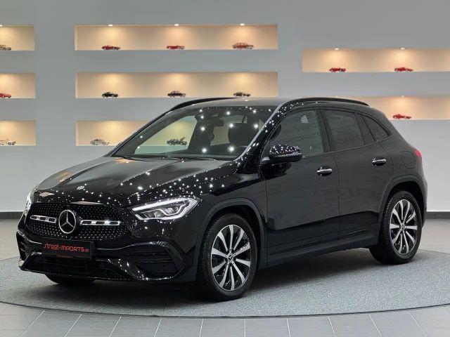 Mercedes-Benz GLA 200 AMG Line