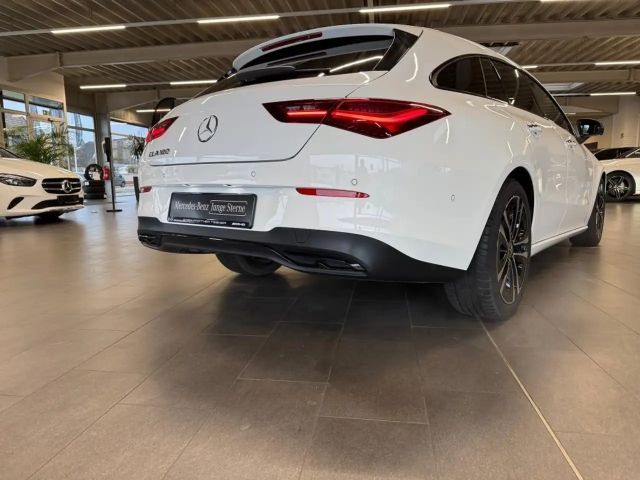 Mercedes-Benz CLA 180 Coupé Shooting Brake
