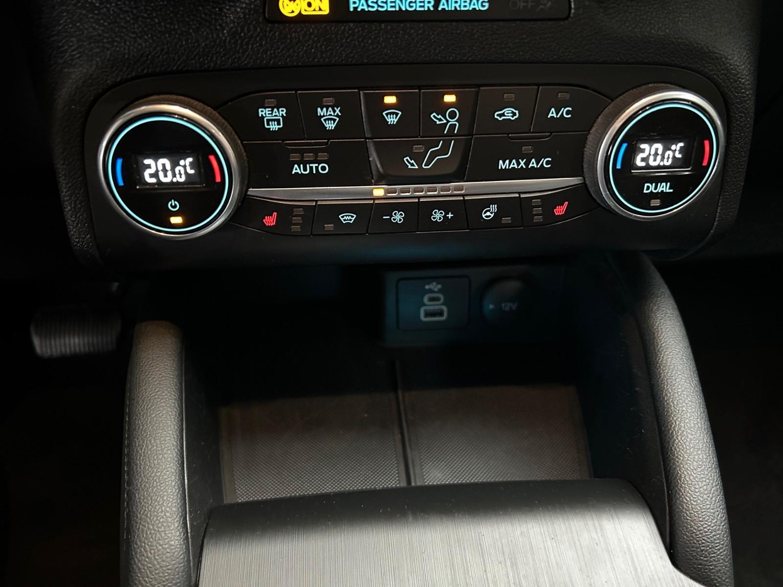 Ford Kuga Hybrid Plug in Hybrid Titanium