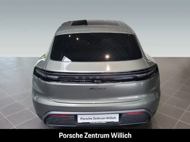 Porsche Macan 4