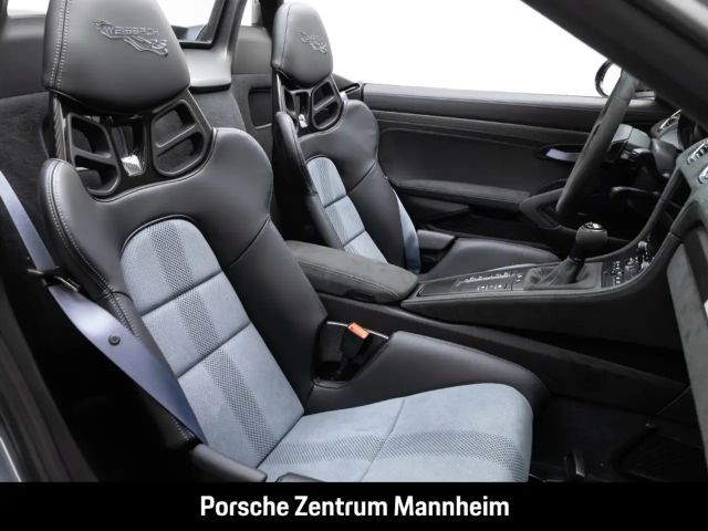 Porsche Cayman 718 RS