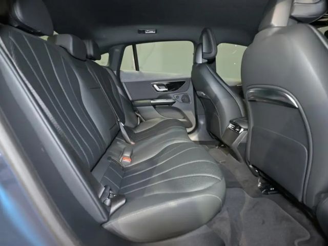 Mercedes-Benz EQE 300 Advanced Sedan