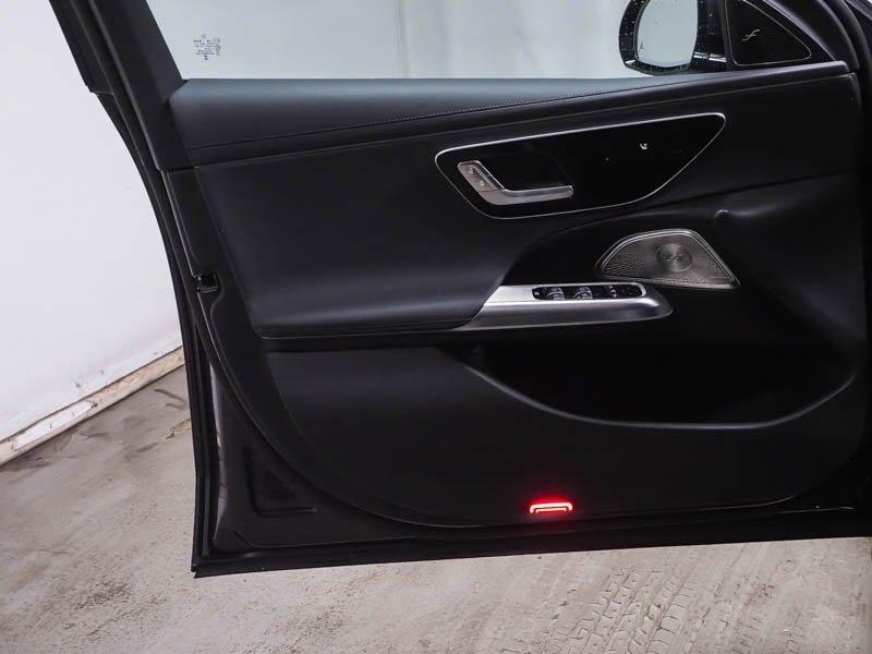 Mercedes-Benz E 200 AMG Line Sedan