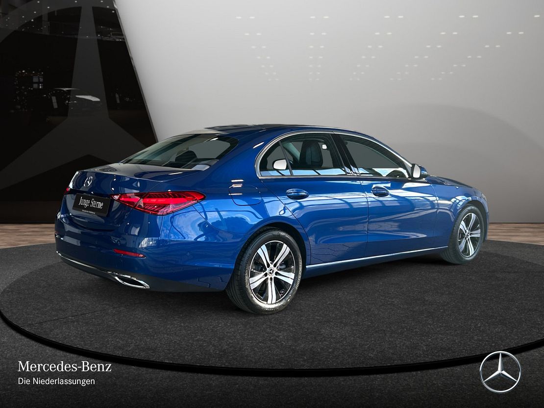 Mercedes-Benz C 200 4MATIC Sedan