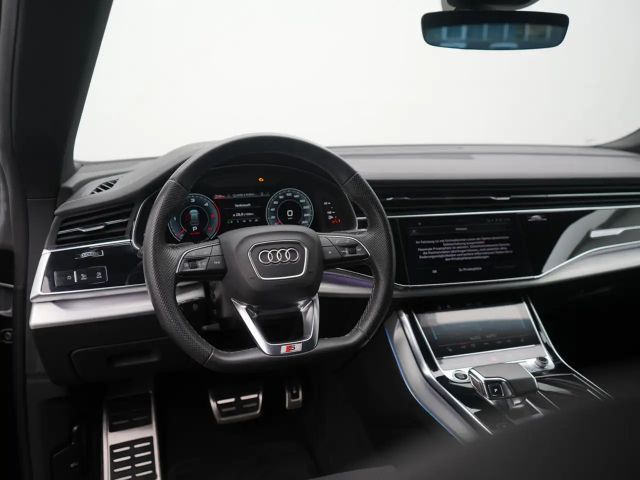 Audi Q8 S-Line