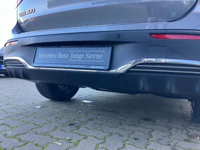 Mercedes-Benz EQB 300 4MATIC AMG Line