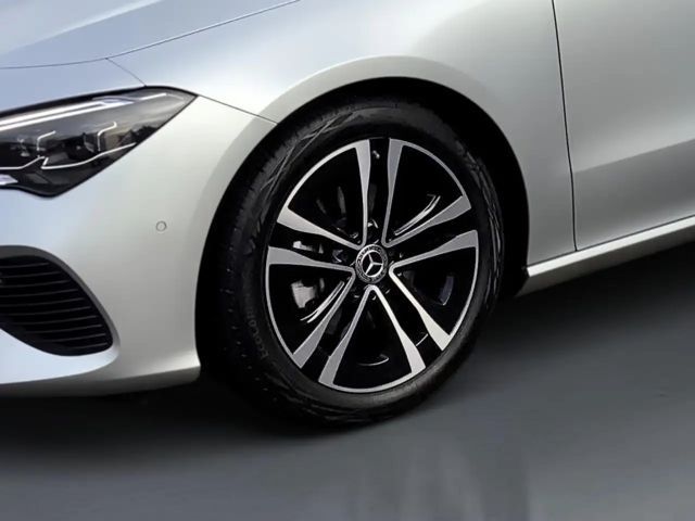 Mercedes-Benz CLA 180 Coupé Shooting Brake