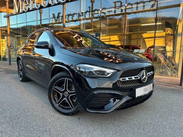 Mercedes-Benz GLA 200 4MATIC AMG Line GLA 200 d