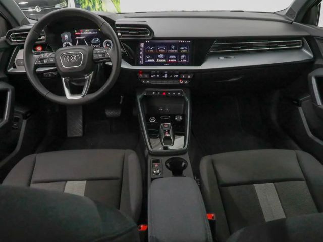 Audi A3 30 TFSI S-Tronic Sedan