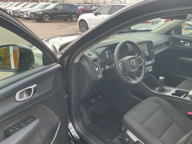 Volvo XC40 Core Momentum