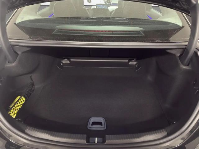 Mercedes-Benz C 180 AVANTGARDE Sedan