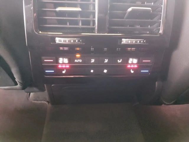 Volkswagen Touareg 4Motion R-Line