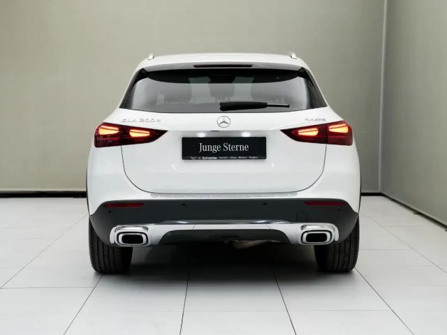 Mercedes-Benz GLA 200 4MATIC GLA 200 d