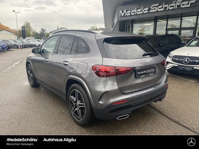 Mercedes-Benz GLA 200 AMG Line