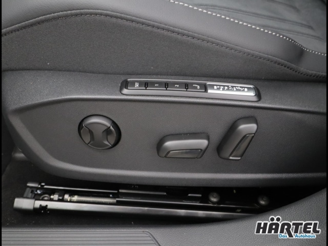 Volkswagen Golf 1.5 eTSI Style Variant