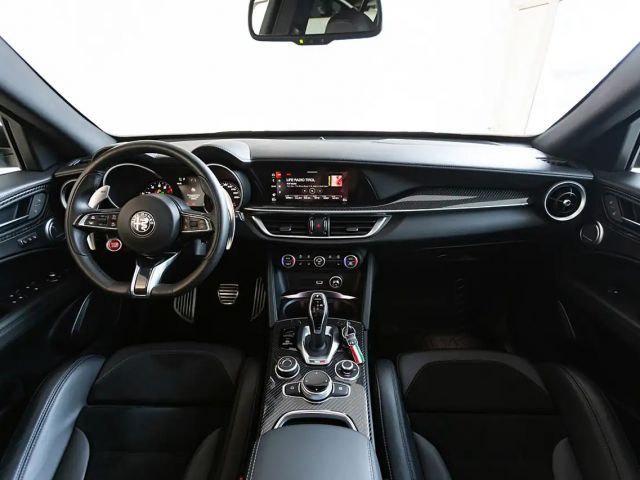 Alfa Romeo Stelvio AWD Quadrifoglio