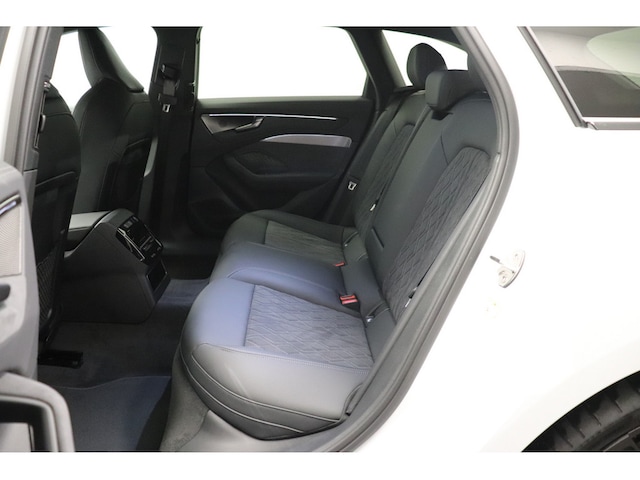 Audi A6 Avant Quattro S-Tronic