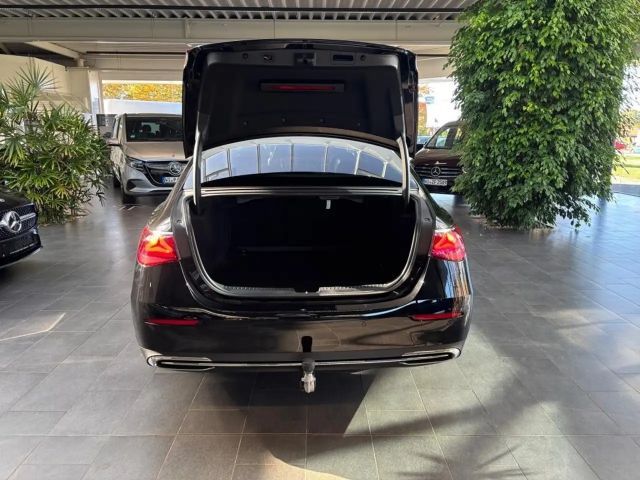 Mercedes-Benz E 200 AVANTGARDE Sedan