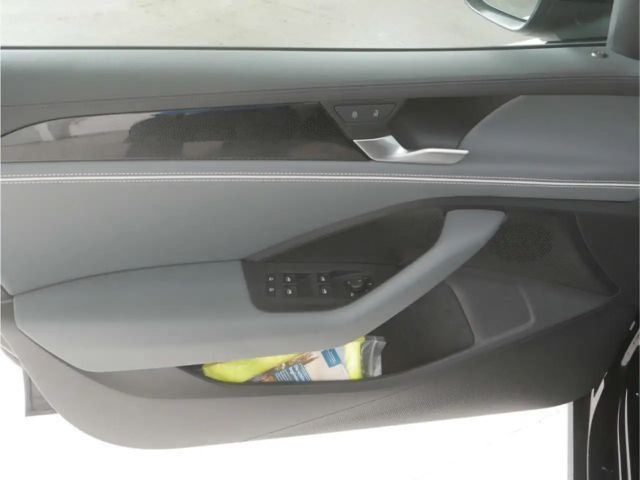 Volkswagen Passat 1.5 eTSI Business DSG