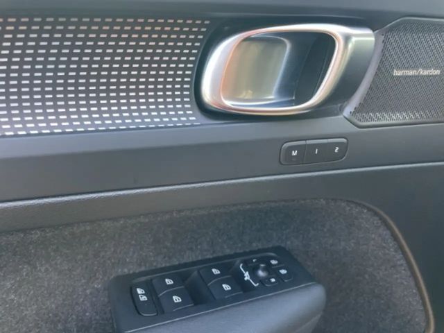 Volvo XC40 Dark Plus