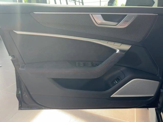 Audi RS6 Avant Performance Quattro