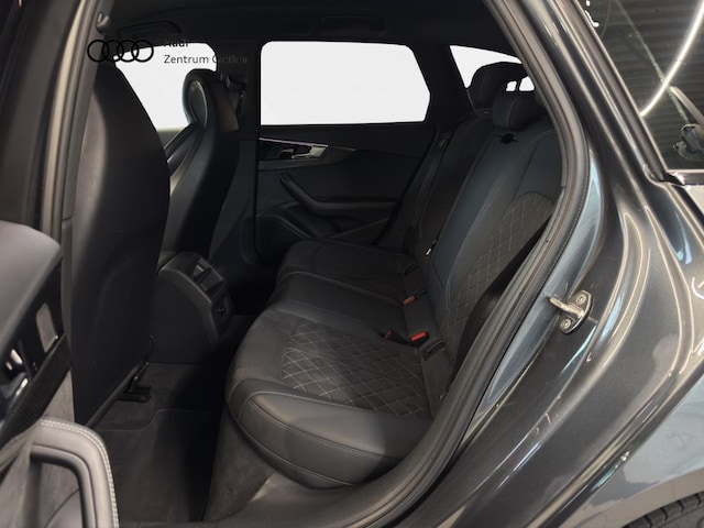 Audi RS4 Avant Quattro