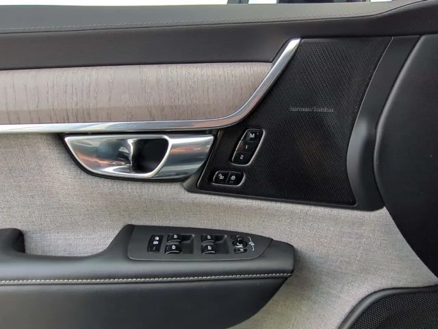 Volvo V90 AWD Dark Plus Recharge