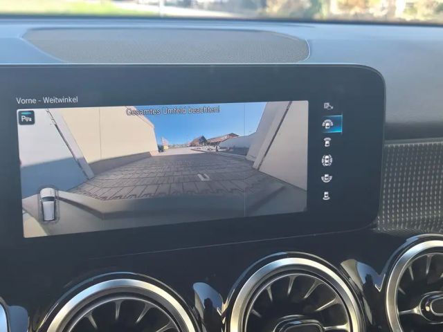 Mercedes-Benz EQB 300