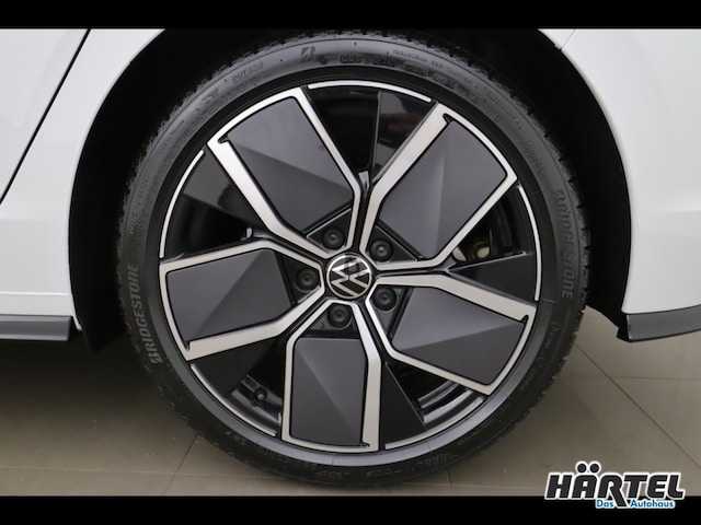 Volkswagen Golf 1.5 eTSI DSG R-Line Style