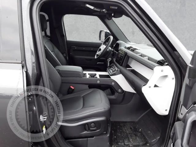 Land Rover Defender 110 D300 Dynamic SE