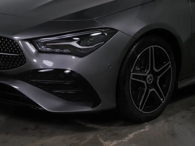 Mercedes-Benz CLA 200 AMG Line Coupé