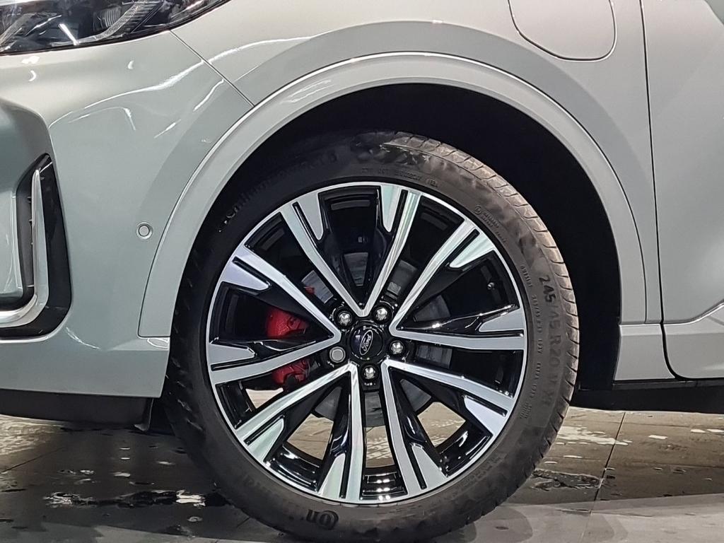 Ford Kuga Plug in Hybrid ST Line X