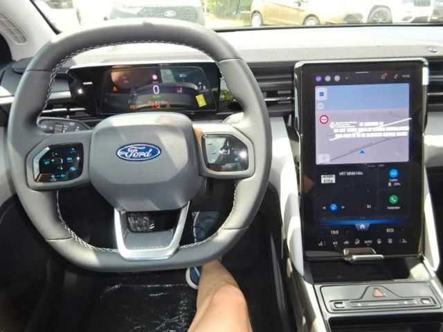 Ford Explorer Extended range RWD