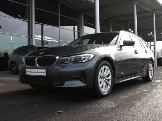 BMW 330 330e Advantage pakket Touring