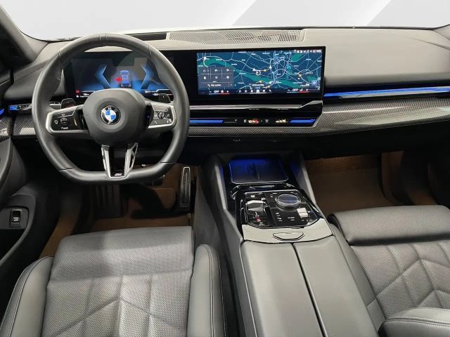 BMW 520 520d M-Sport Sedan