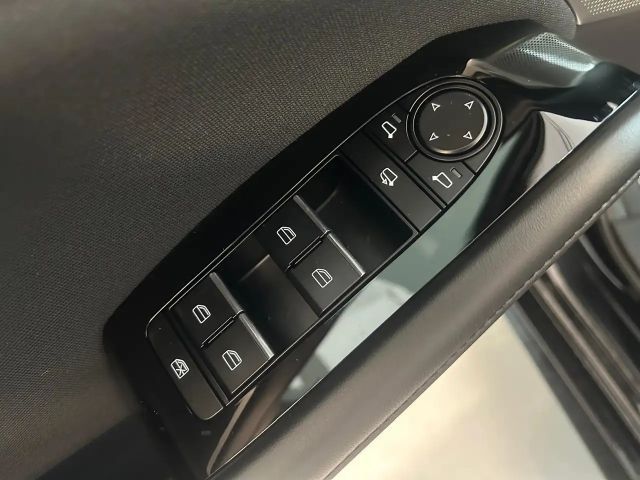 Mazda 3 Exclusive-line