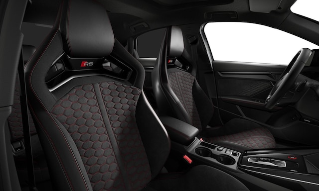 Audi RS3 Quattro S-Tronic Sedan