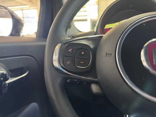 Fiat 500 1.0 Hybrid Club,  PDC, Klima, Tempomat,